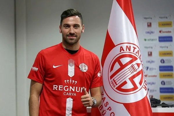 ozel-haber-sinan-gumus-antalya-yolunda-5-6-sene-sonra-donebilirim-demisti-1643902017874.jpeg Son dakika: Sinan Gümüş Antalyaspor'a gidiyor! ''5-6 sene sonra dönebilirim'' demişti ama... - 4