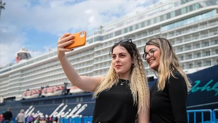 turkiye-o-listeye-damga-vurdu-2024te-en-cok-ziyaretci-alan-10-turizm-sehri-1735632958723.jpeg Türkiye'nin turizm başkentlerinden olan Antalya da 2024 yılında listede 6. sırada yer aldı (AA)