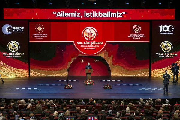 son-dakika-baskan-erdogandan-8inci-aile-surasinda-flas-aciklamalar-bati-gazzedeki-katliama-ortaktir-1698321741949.jpg Başkan Erdoğan'dan 8'inci Aile Şurası'nda flaş açıklamalar: Batı Gazze'deki katliama ortaktır! - 7