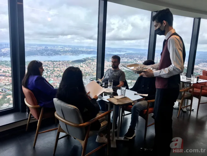 Çamlıca Kulesi'nde bir ilk! Yerden 169 metre yükseklikte evlilik teklifi 19