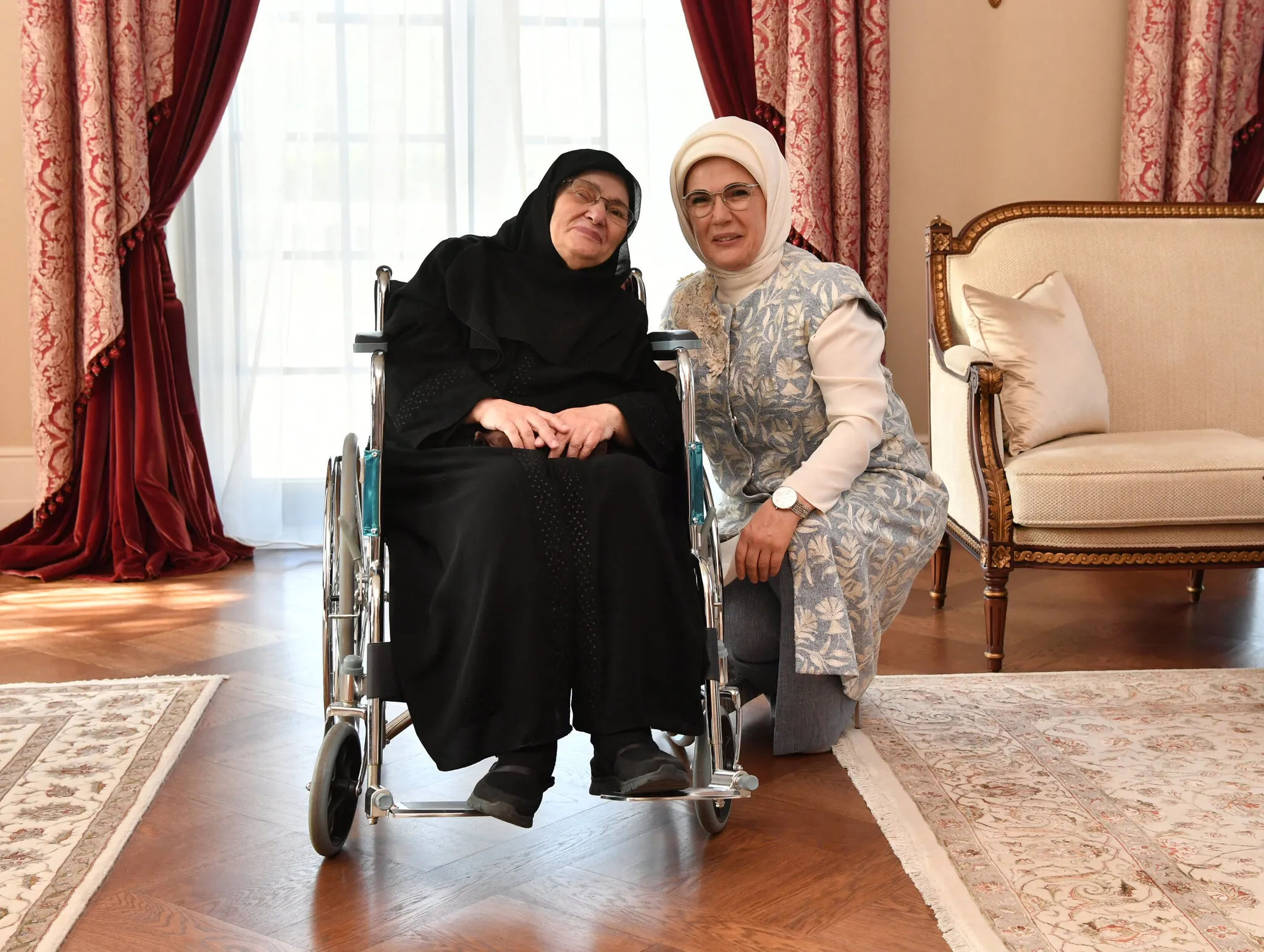 Şule Yüksel Şenler vefatının 7. yılında rahmetle anılıyor