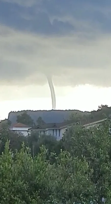 Son dakika: Kemer’de korkutan hortum: Deniz üzerinde 15 dakika etkili oldu! - 2