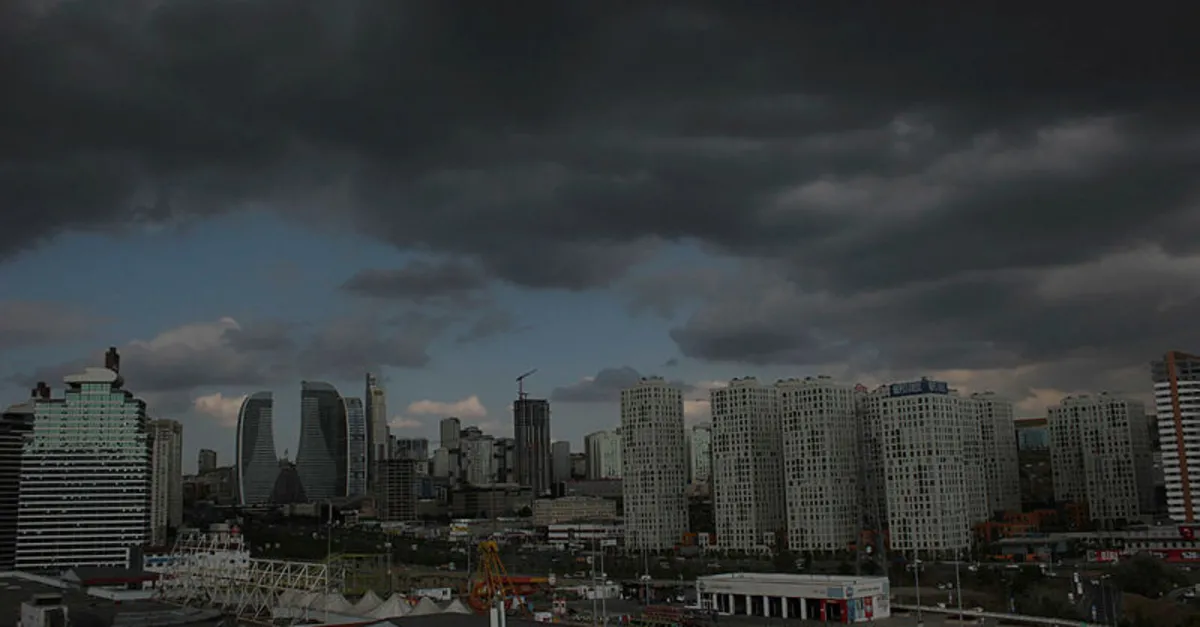 Kara bulutlar İstanbul’u sardı | Video