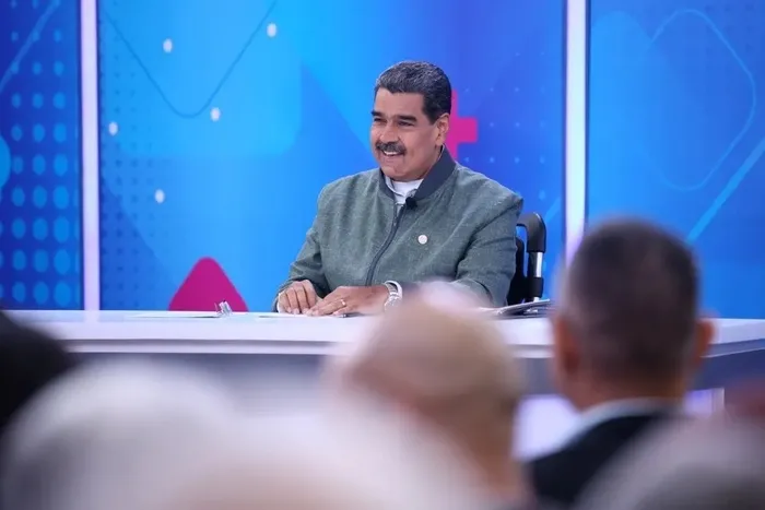 venezuela-turkiye-is-birligi-pekisiyor-devlet-baskani-maduro-karsilikli-yatirim-anlasmasini-canli-yayinda-onay-1716068378910.jpeg Venezuela - Türkiye iş birliği pekişiyor! Devlet Başkanı Maduro karşılıklı yatırım anlaşmasını canlı yayında onayladı - 1