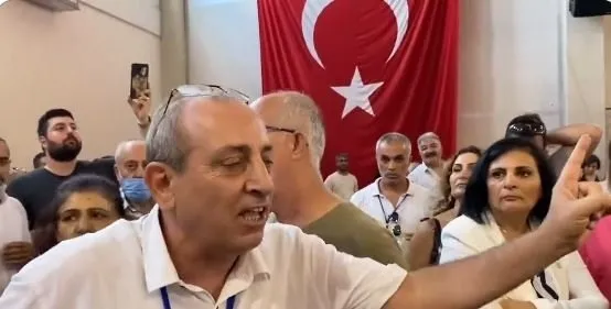1693156815662.jpg CHP’de kim kime dum duma! Gebze, Çiğli, Karabağlar ve Edremit kongrelerinde küfürler hakaretler havada uçuştu - 7