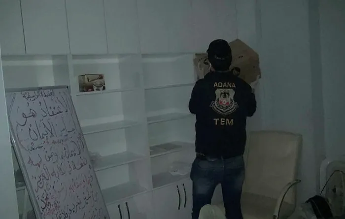 Adana’da El Kaide terör örgütüne haraç operasyonu! Esnaftan 300 bin lira istediler - 2