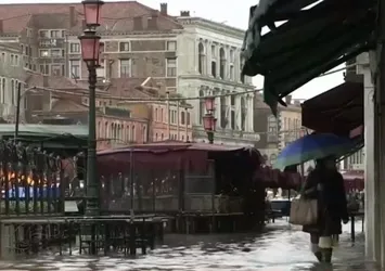 Venedik sular altında kaldı: 2 ölü