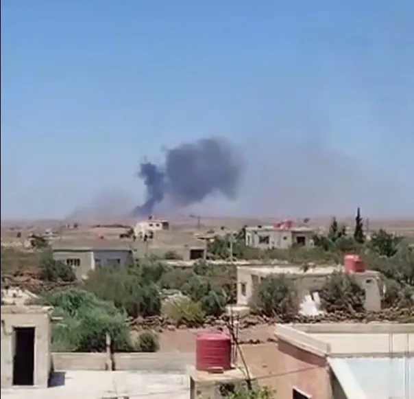 suriyede-neler-oluyor-bedevi-asiretlerle-silahli-gruplar-arasinda-catisma-cikti-basrolde-durziler-var-1752486733468.jpg Yerel medyada yer alan İsrail saldırı görüntüleri (ahaber.com.tr Ekran Görüntüsü)