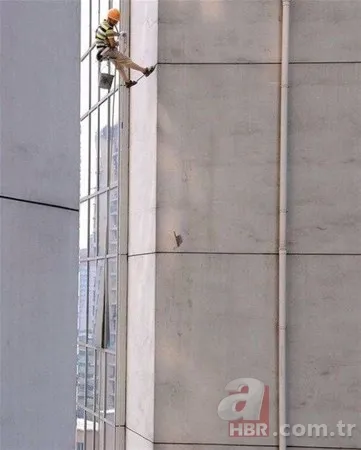 Odasında şarkı söylerken neye uğradığını şaşırdı! Milyonlar o anları izledi 18