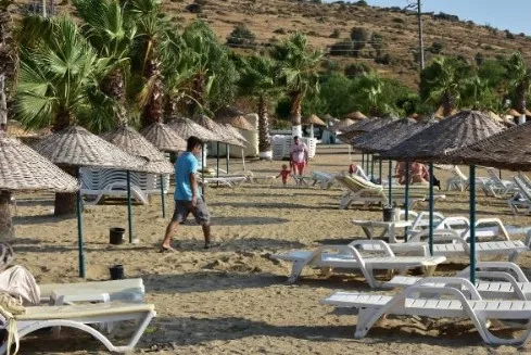 bodrumda-sezon-acildi-fiyatlar-yine-gundemde-plaj-ucreti-10-bin-euro-lahmacun-200-lira-1653228159548.jpg Bodrum’da sezon açıldı fiyatlar yine gündemde! Plaj ücreti 10 bin euro, lahmacun 200 lira - 5