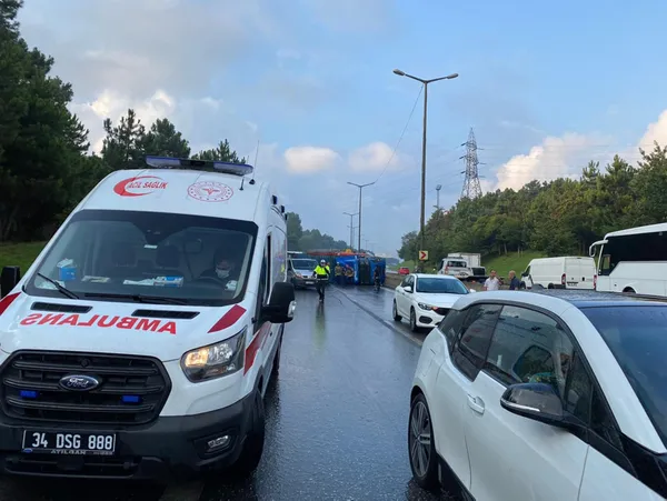 yola-cikacaklar-dikkat-temde-zincirleme-kaza-1629355232146.jpg Yola çıkacaklar dikkat! TEM'de zincirleme kaza - 3
