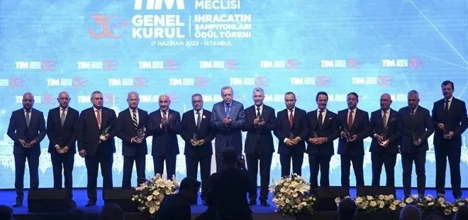 Yılın ihracat şampiyonları ödüllerini aldı! Başkan Erdoğan ve bakanlar törene katıldı