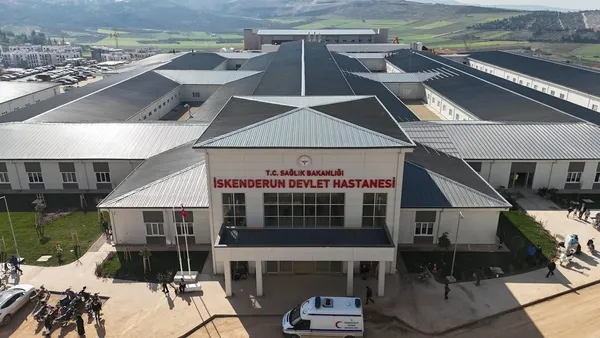 anahtarlar-bizzat-baskan-erdoganin-elinden-deprem-konutlari-hak-sahiplerine-teslim-ediliyor-hataya-2-yeni-hast-1706958659746.jpeg