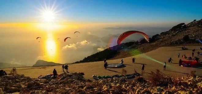 Hadi ipucu 22 Mart: Muğla Ölüdeniz'de yamaç paraşütü yapılan dağın adı nedir? 20.30 hadi ipucu!