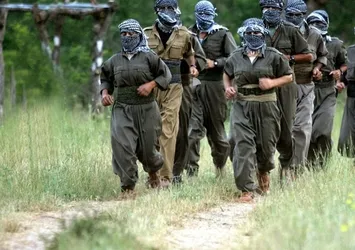 Hakkari'de sızmaya çalışan PKK'lıları jetler vurdu
