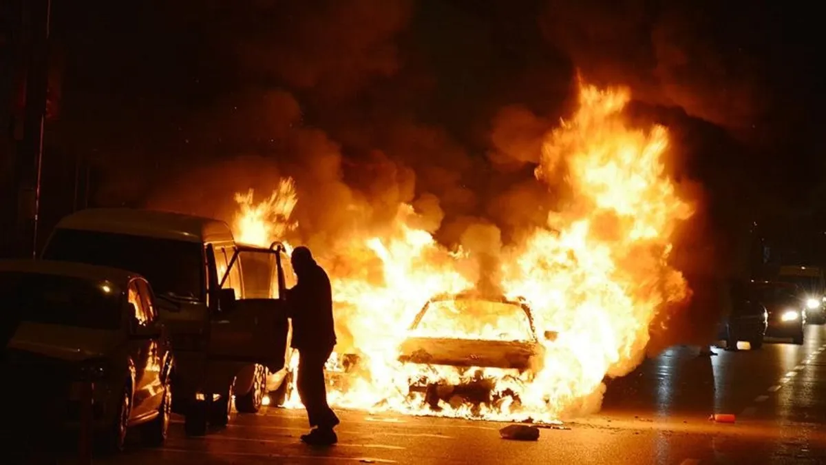 Karabük’te duvara çarpan araç kullanılmaz hale geldi