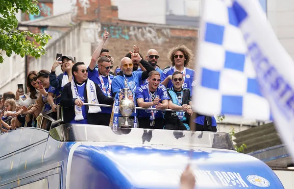 yunus-akgun-ve-arkadaslarinin-premier-lig-sevinci-1714916776541.jpg Yunus Akgün ve arkadaşlarının Premier Lig sevinci - 2
