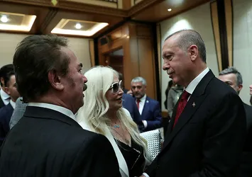 Ünlülerden Başkan Erdoğan'a tam destek