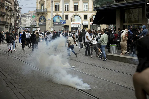 Fransa’daki protestolarda çarpıcı gerçek! Sokaklardaki kişiler aslında kim? A Haber Paris sokaklarında...