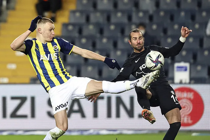 fenerbahce-altay-canli-skor-sari-lacivertliler-galibiyet-pesinde-1642617269268.jpg Fenerbahçe 2 - 1 Altay (MAÇ SONUCU ÖZET) - 5