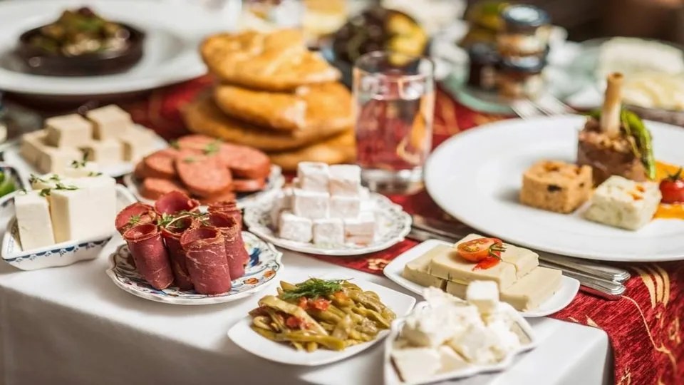 İftara hangi yiyeceklerle başlanmalı?