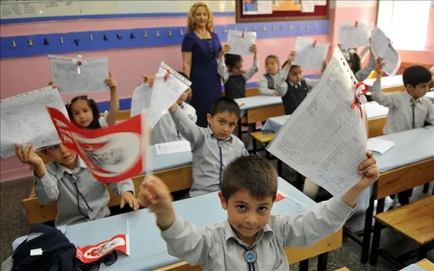 Takdir almak için ortalama kaç olmalı? Takdir ve teşekkür belgesi kaç puanla alınır? 2022 puan hesaplama işlemleri...