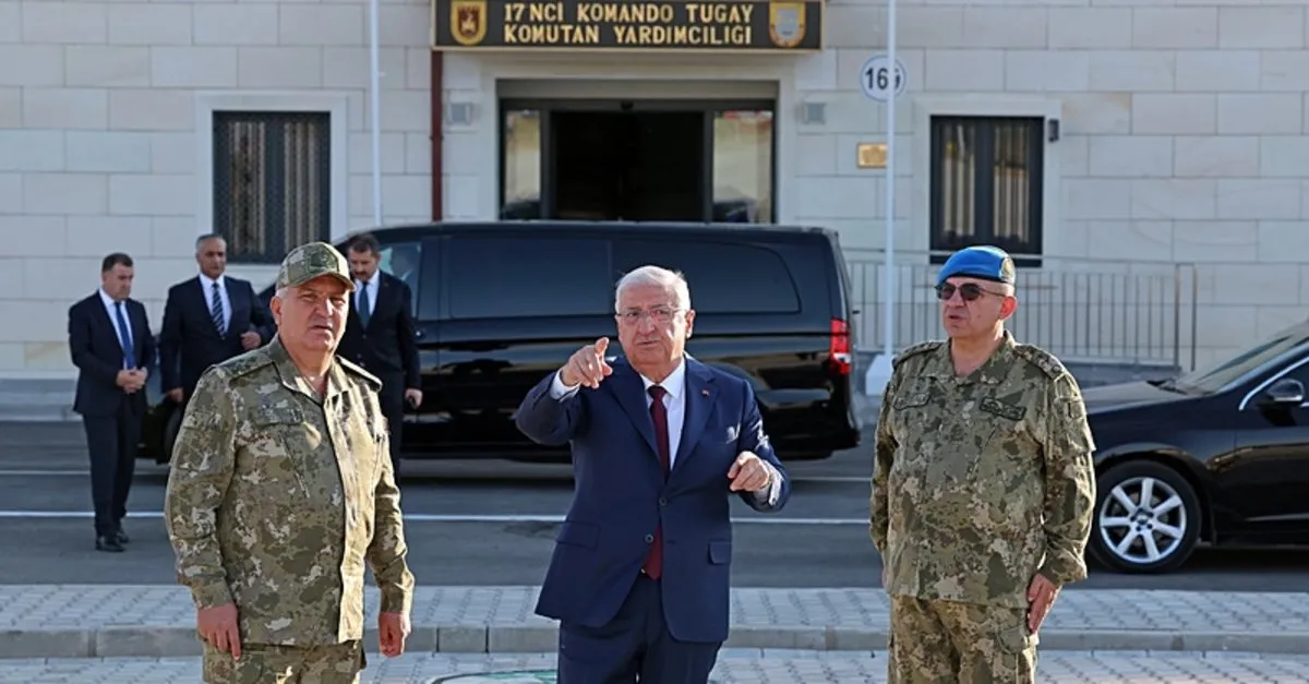 Bakan Güler komando birliğinde!