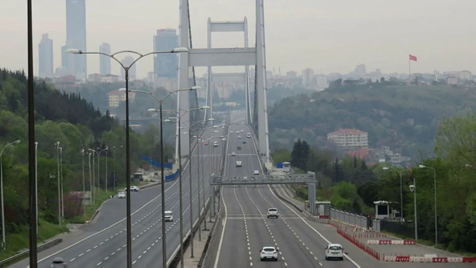 İstanbul’da sokağa çıkma yasağının ilk günü yollar boş kaldı