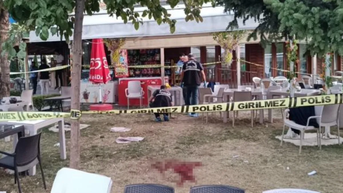 Parktaki kafede tüfekli saldırı: 1 ölü, 1 yaralı