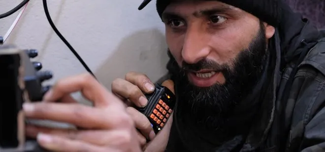 Ebu Ömer İdlib’de yıllardır telsiz başında nöbette! Uyarılarıyla çok can kurtardı