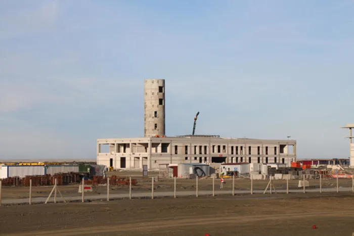 Başkan Erdoğan temelini atmıştı! Türkiye’nin denize dolgu ikinci havalimanına ilk uçağın iniş tarihi belli oldu