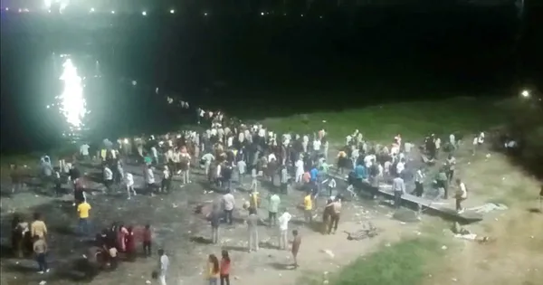 Son dakika: Hindistan Gujarat'da köprü çöktü: 90 ölü - 1