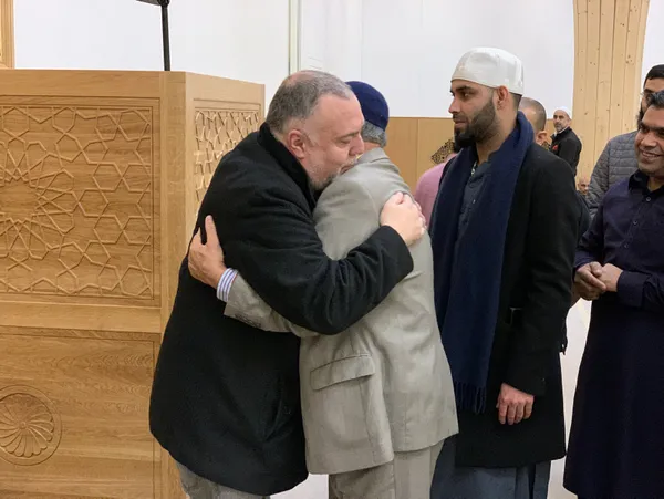 Yusuf İslam'ın danışmanı Pedro Carvalho Cambridge Camii'nde kelime-i şehadet getirerek Müslüman oldu - 2