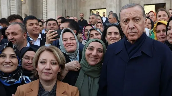 baskan-recep-tayyip-erdogandan-gundeme-iliskin-onemli-aciklamalar-1685038138420.jpg