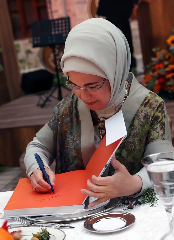 Emine Erdoğan: Gastrodiplomasi alanında yeni rekorlar kırabiliriz | "Asırlık Tariflerle Türk Mutfağı" kitabı tanıtıldı - 10
