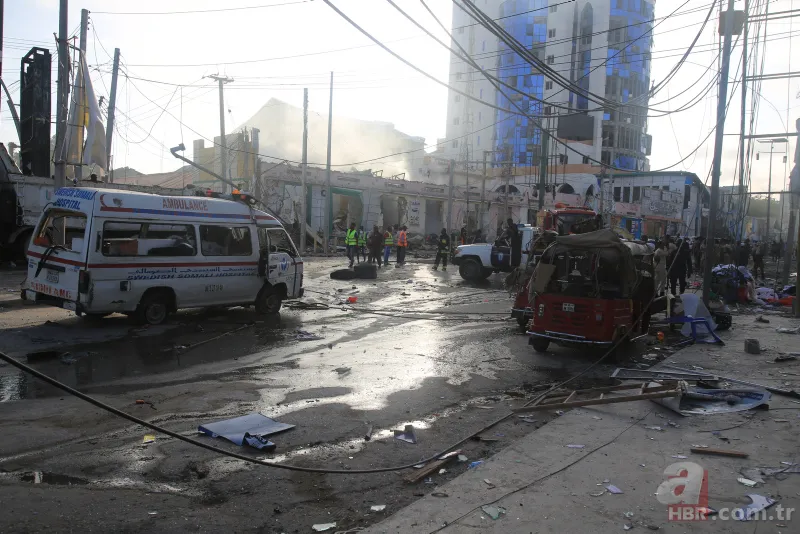 Somali'de meydana gelen patlamalarda en az 100 kişi öldü 3