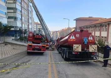 Başkentte çatı yangını kamerada