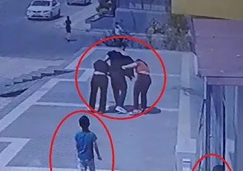 Kadın kuaförü ve kızını saçlarından sürükledi