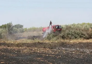 Antalya'da çıkan orman yangını söndürüldü