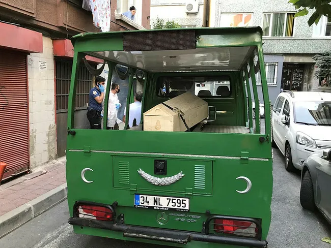 İstanbul’da apartman merdivenlerinde yabancı uyruklu genç kızın sır ölümü - 4