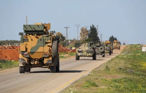 Son dakika: MSB duyurdu: İdlib'de üçüncü Türk-Rus devriyesi yapıldı - 1