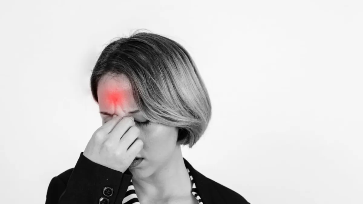 Beyin acıyı hissetmezken baş ağrısı neden olur? Migreni tetikleyen 7 faktör