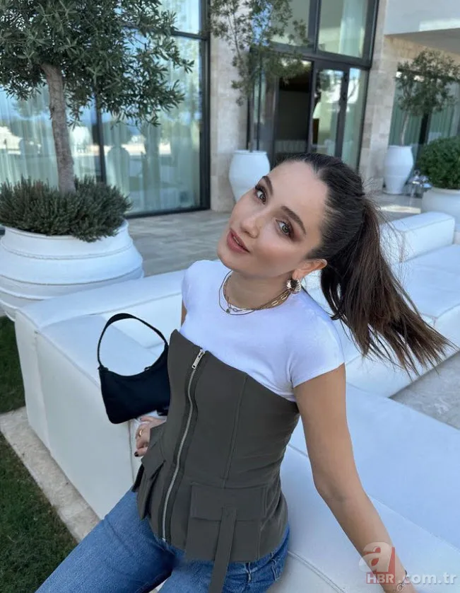 Gökçe Akyıldız kız kardeşini paylaştı! Güzelliği hayran bıraktı 1