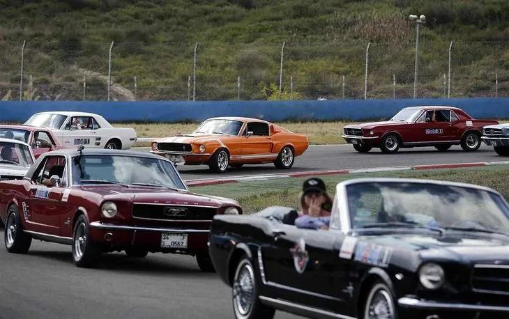 Ford Mustang’in 50. yılını kutladılar