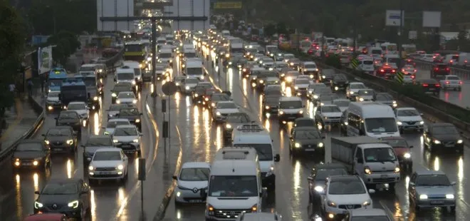 İstanbul’da trafik yoğunluğu yüzde kaç | İstanbul’da yağmur trafiği! Durma noktasına geldi