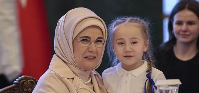 Emine Erdoğan, 23 Nisan Ulusal Egemenlik ve Çocuk Bayramı’nı kutladı