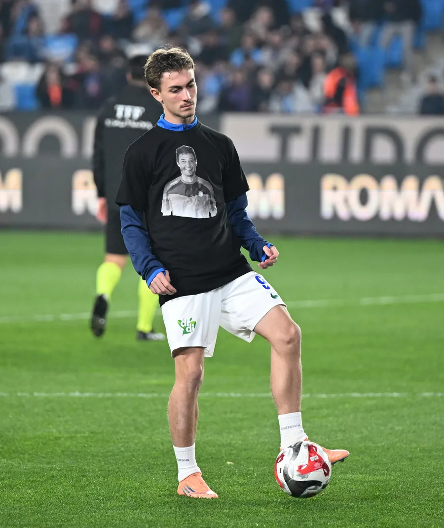 karadeniz-derbisinde-firtina-esti-trabzonspor-rizesporu-tek-golle-gecti-1773515693421.jpg Karadeniz derbisinde fırtına esti! Trabzonspor - Çaykur Rizespor'u mağlup etti - 4