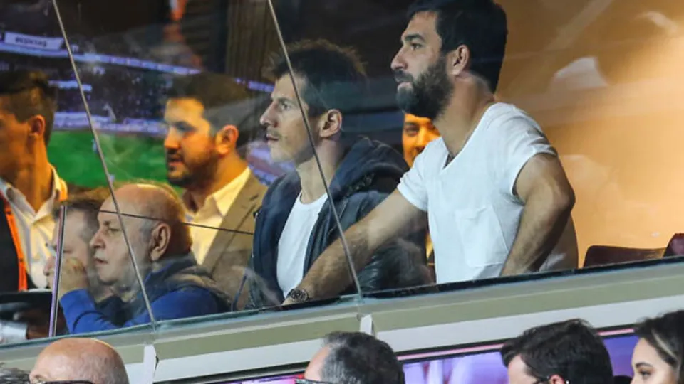 Emre Belözoğlu geri dönüyor