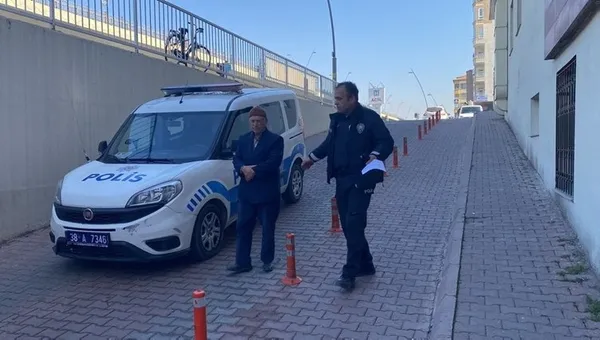 kayseride-yengesini-baltayla-vahsice-oldurdu-karisini-o-halde-goren-adam-kalp-krizi-gecirip-hayatini-kaybetti-1668432238043.jpg Kayseri’de yengesini baltayla vahşice öldürdü! Karısını o halde gören adam kalp krizi geçirip hayatını kaybetti - 3