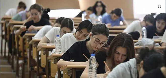 YKS’de ilk oturum sona erdi! Milyonlarca öğrenci ter döktü